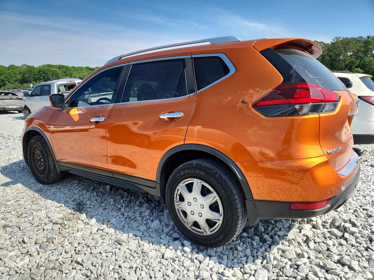 2020 Nissan Rogue Sv - Image 2