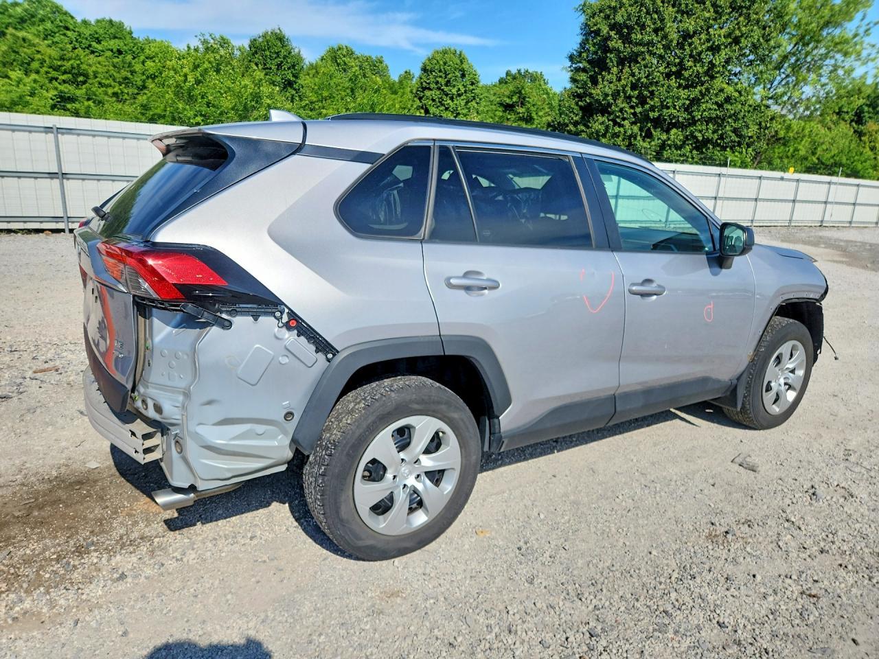 2021 Toyota Rav4 Le - Фото 3