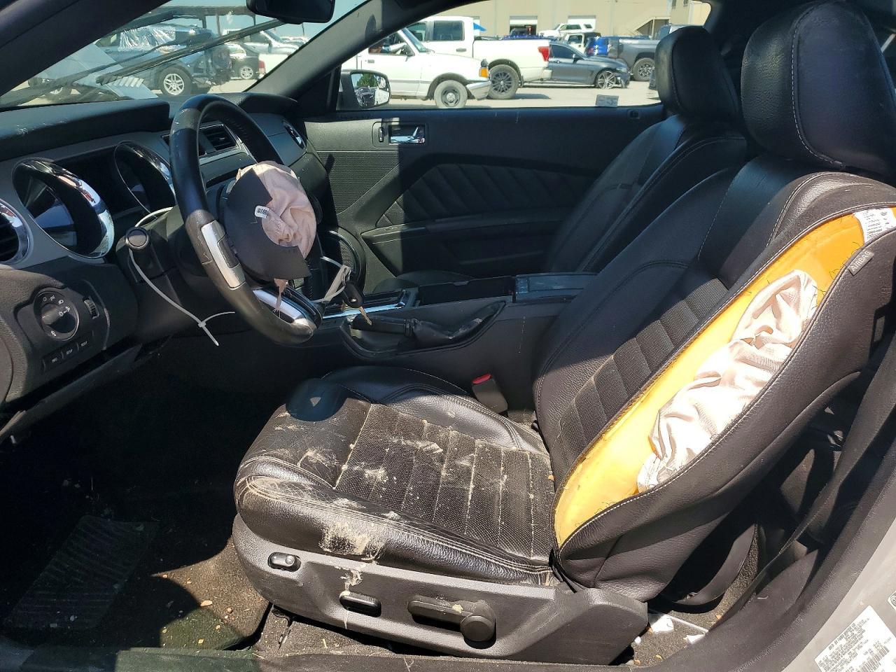 2012 Ford Mustang - Image 7
