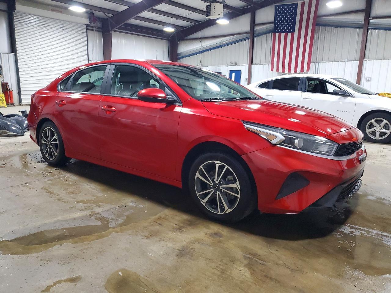 2022 Kia Forte Lxs - Фото 4
