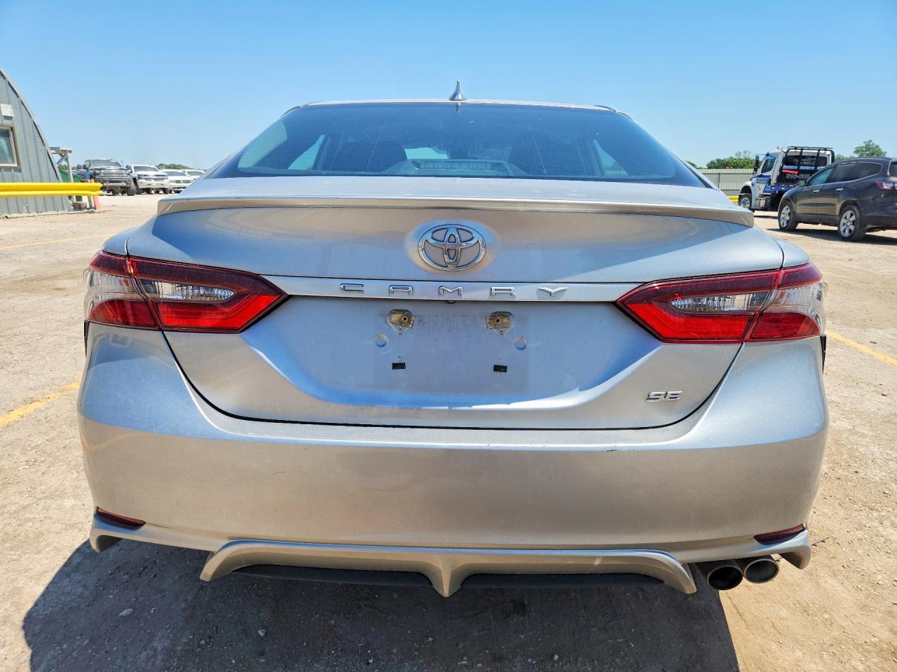 2021 Toyota Camry Se - Фото 6