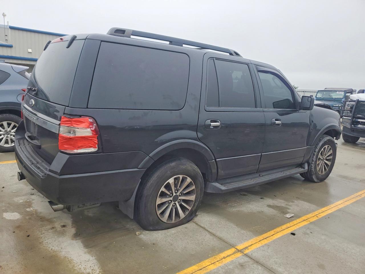 2015 Ford Expedition Xlt - Image 3