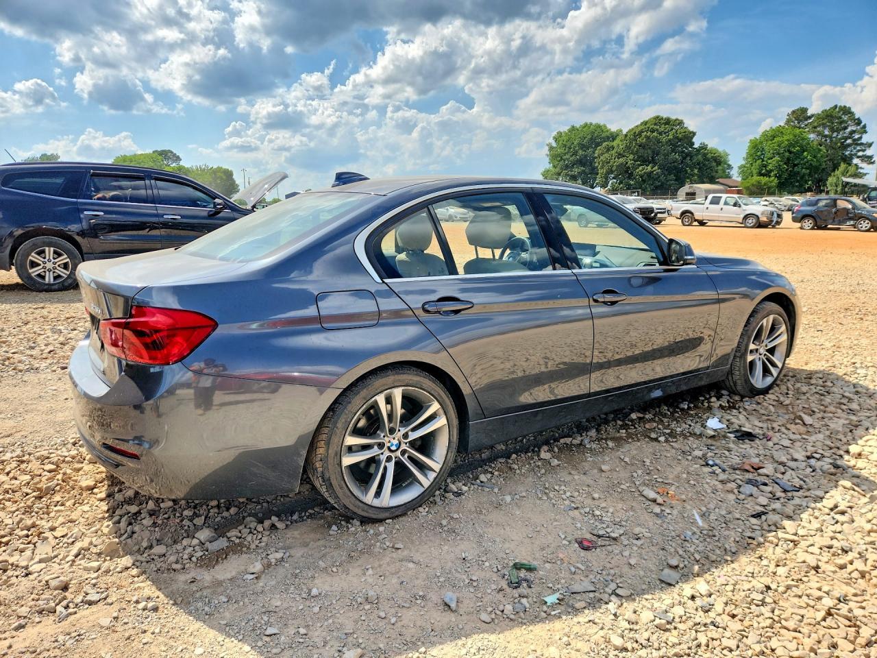 2018 BMW 330 I - Фото 3