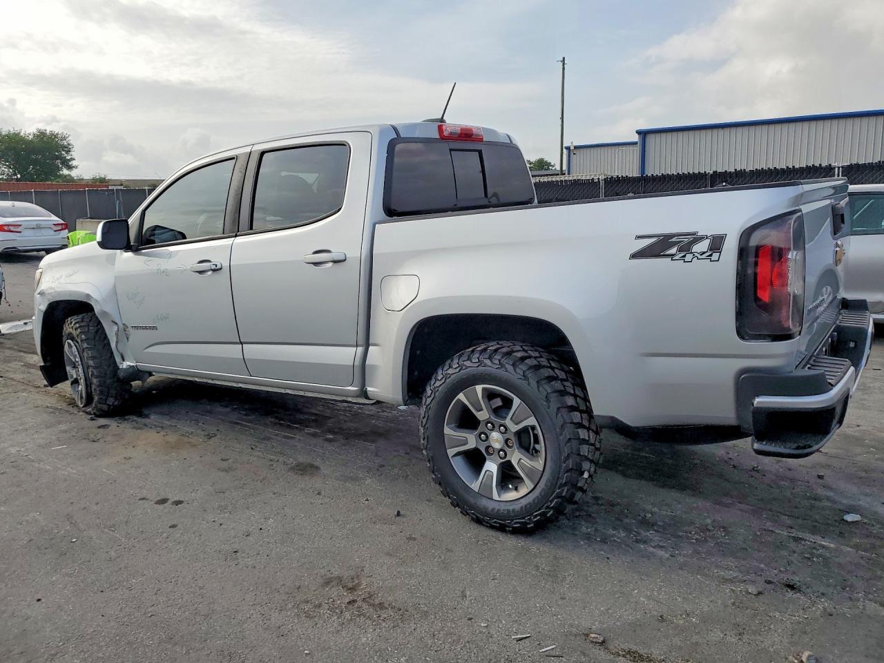 2020 Chevrolet Colorado Z71 - Image 2