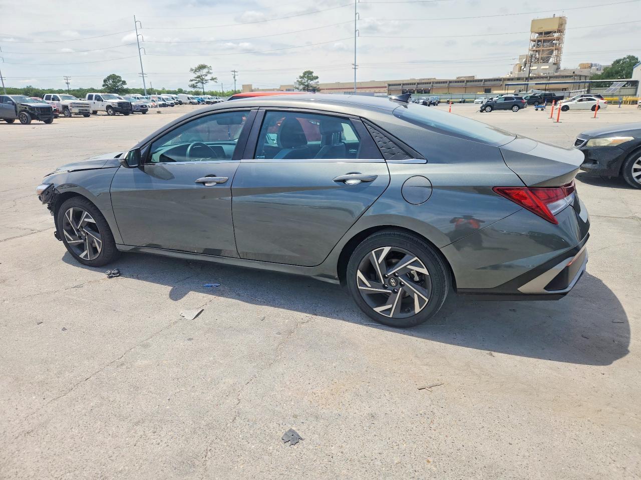 2025 Hyundai Elantra Limited - Image 2