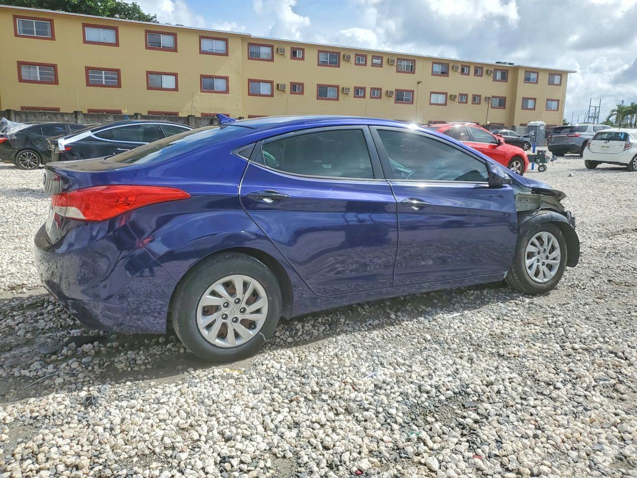 2013 Hyundai Elantra Gls - Image 3