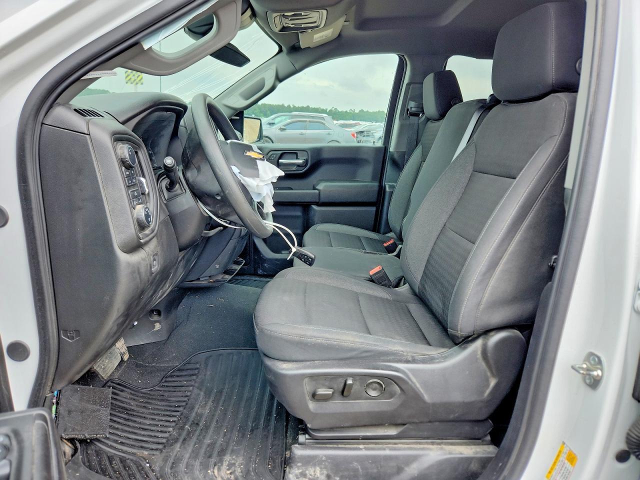 2025 Chevrolet Silverado K1500 Custom - Image 7