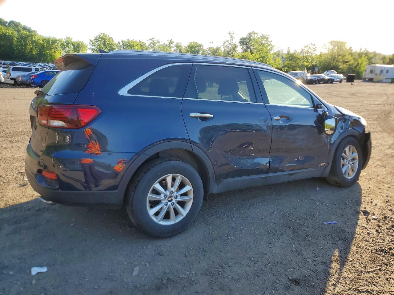 2019 Kia Sorento Lx - Image 3