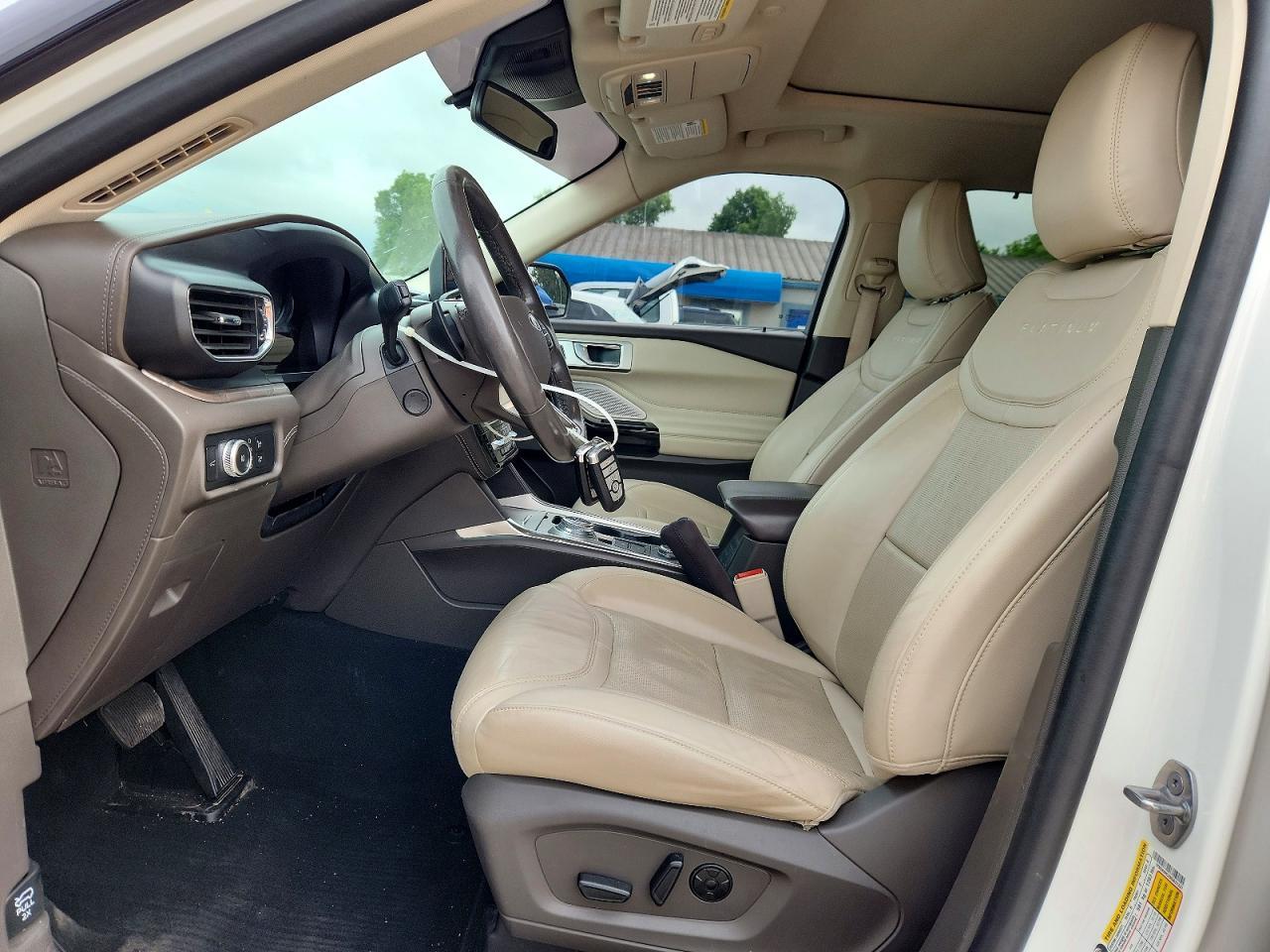 2021 Ford Explorer Platinum - Image 7