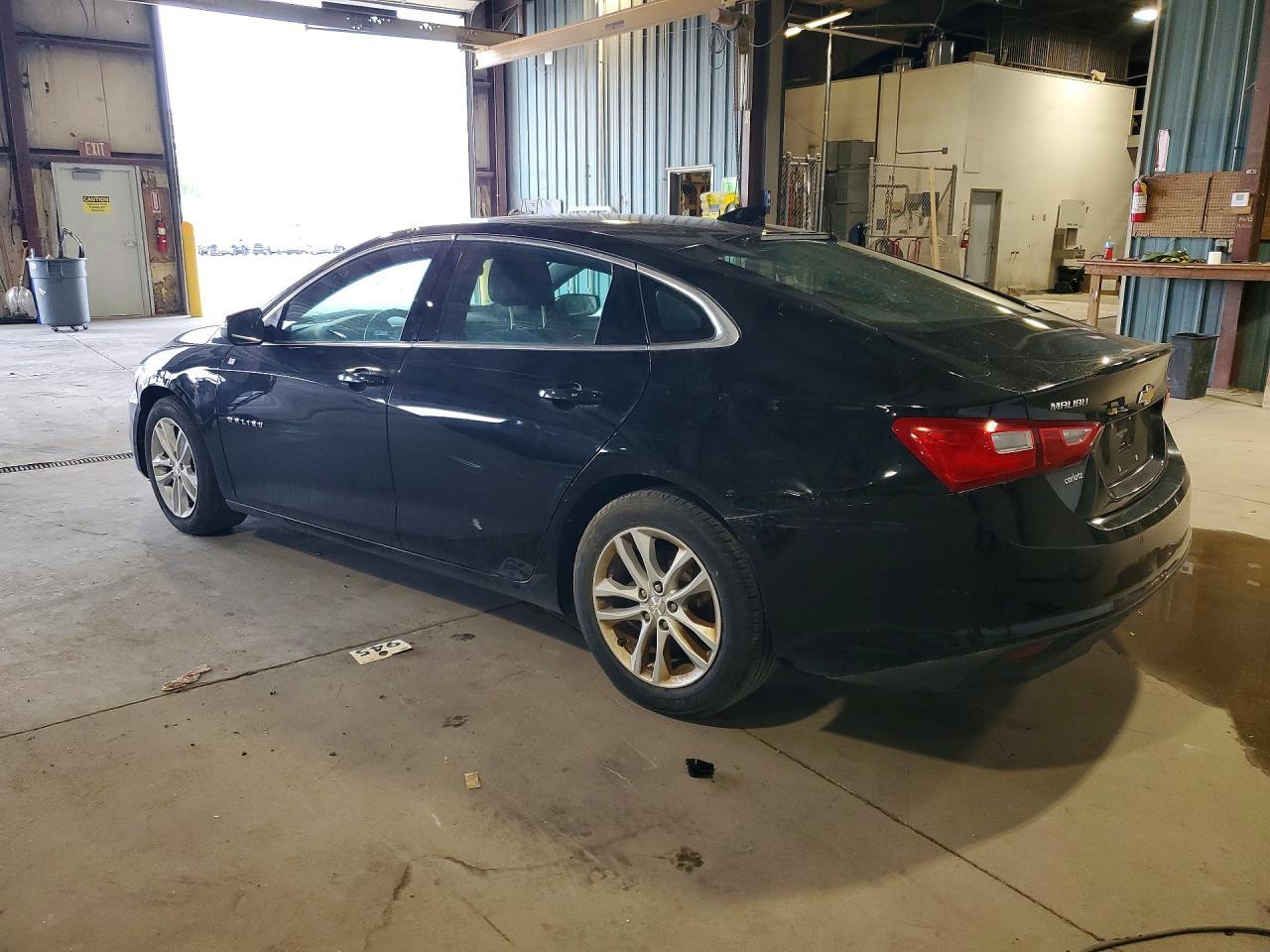 2018 Chevrolet Malibu Lt - Image 2