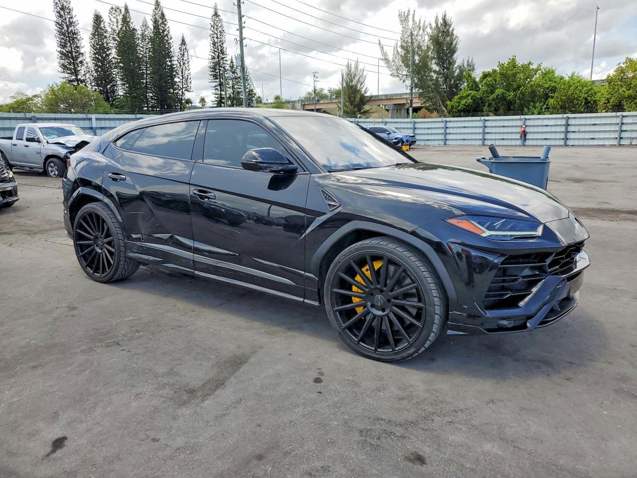 2020 Lamborghini Urus - Image 4