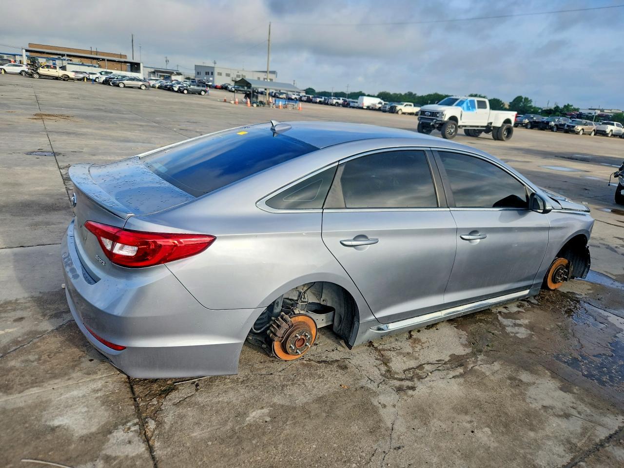 2017 Hyundai Sonata Sport - Image 3