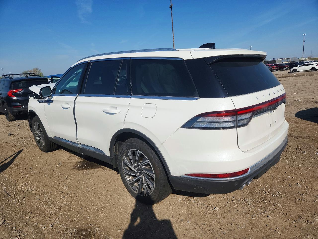 2025 Lincoln Aviator - Image 2