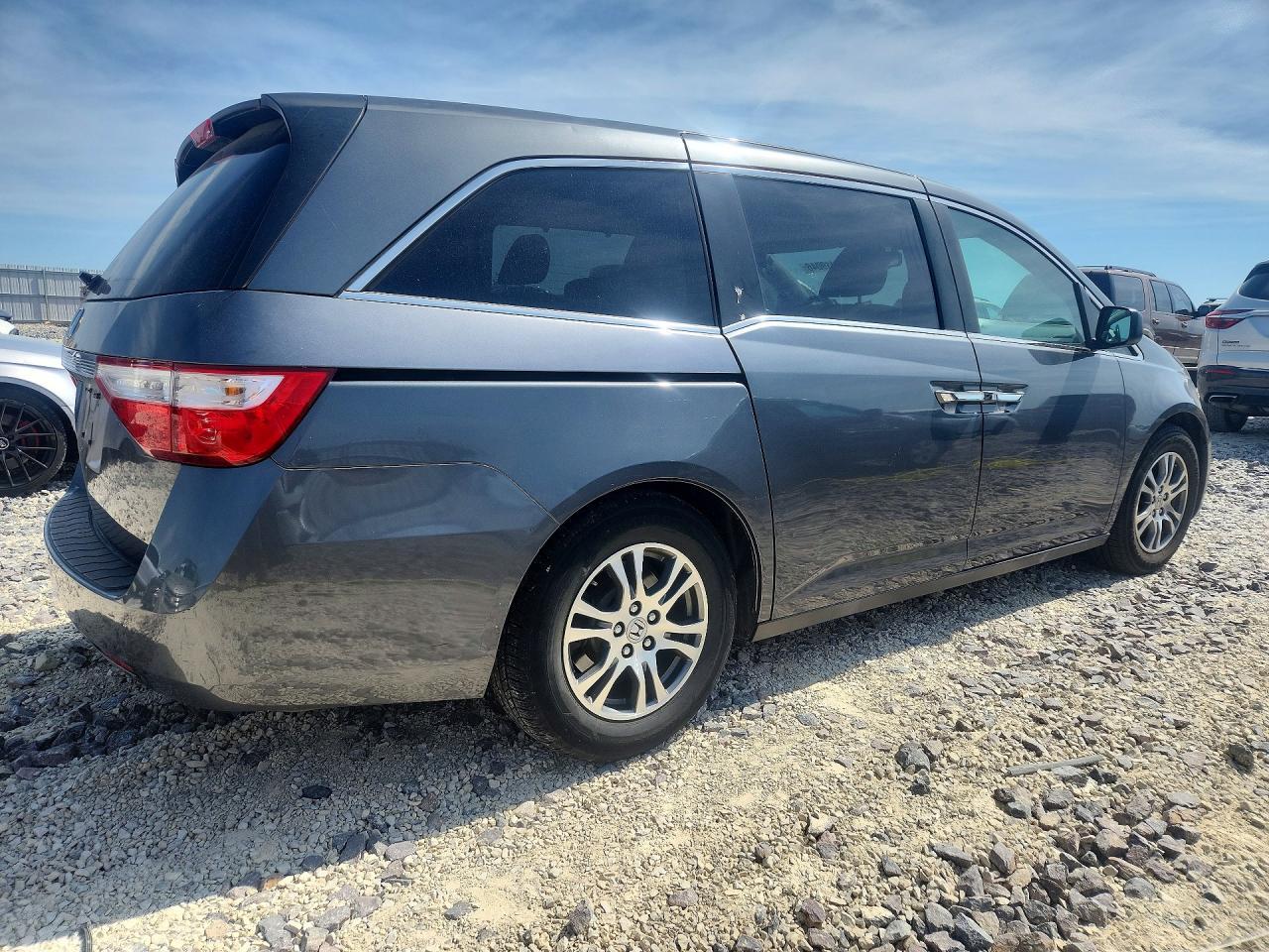 2013 Honda Odyssey Exl - Image 3