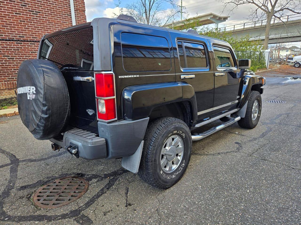 2009 Hummer H3 Alpha - Image 4