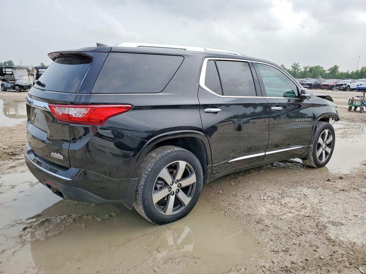 2020 Chevrolet Traverse High Country - Image 3