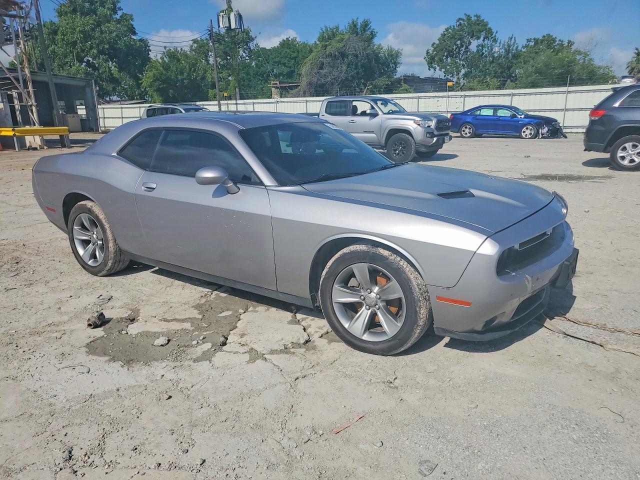 2017 Dodge Challenger Sxt - Фото 4