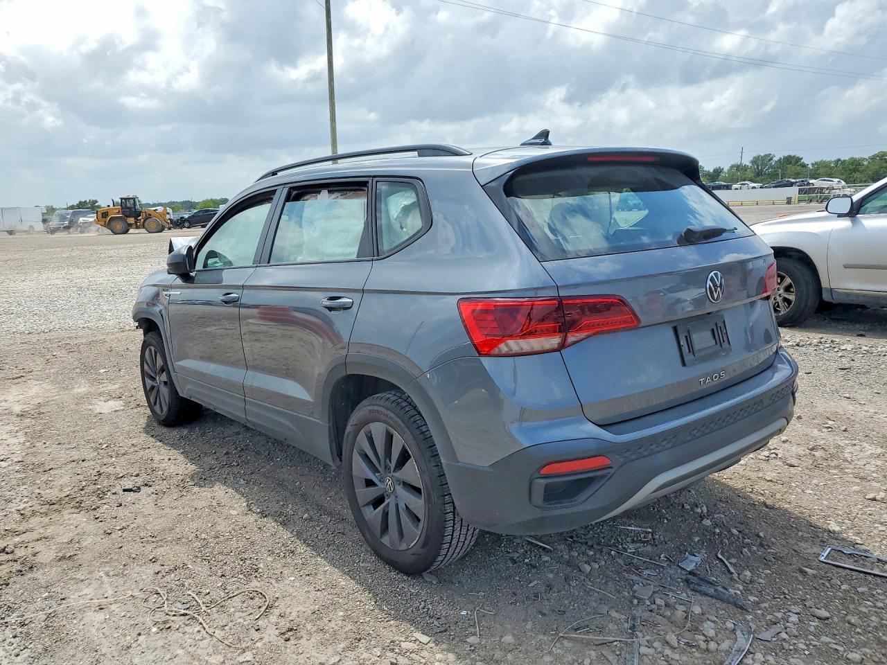 2022 Volkswagen Taos S - Фото 2