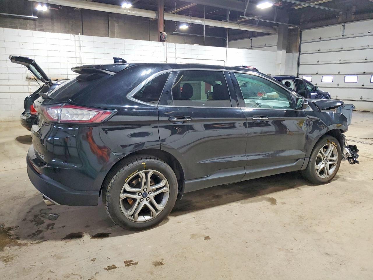 2016 Ford Edge Titanium - Фото 3