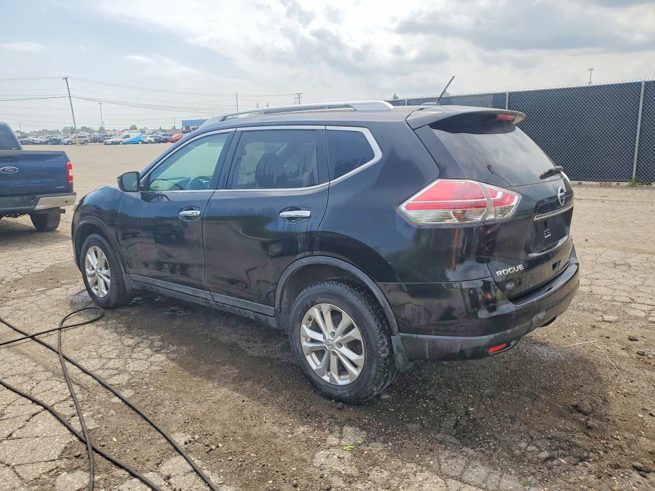 2016 Nissan Rogue S - Image 2