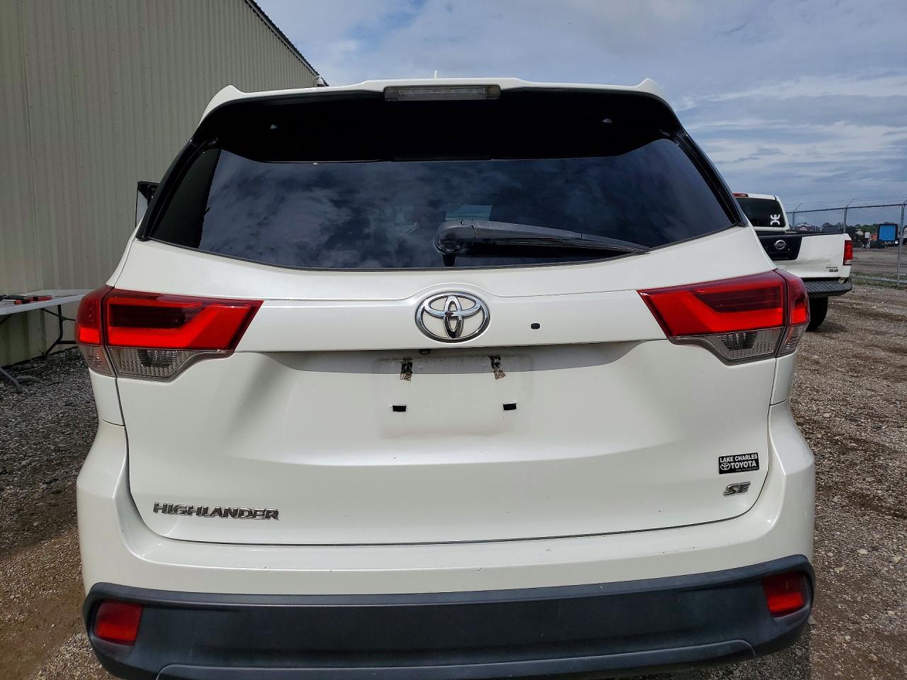 2018 Toyota Highlander Se - Image 6