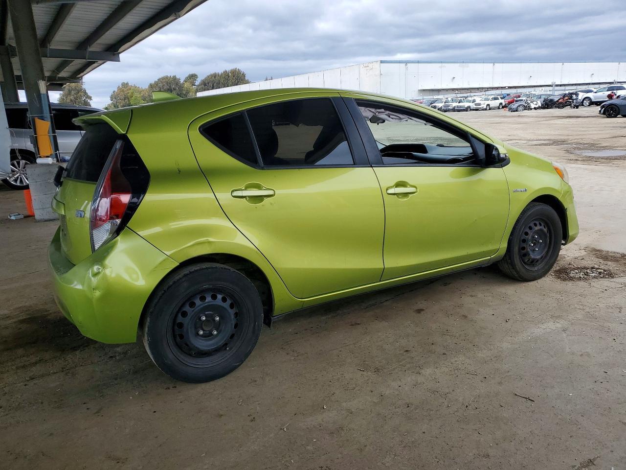 2015 Toyota Prius C Two - Фото 3