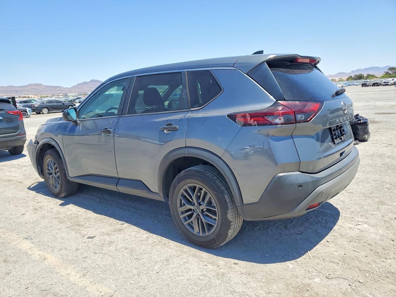 2023 Nissan Rogue S - Фото 2