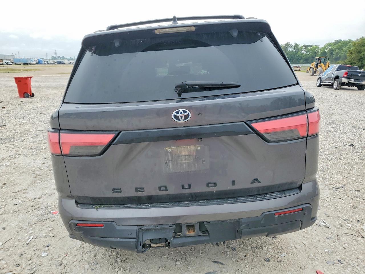 2024 Toyota Sequoia Sr5 - Image 6
