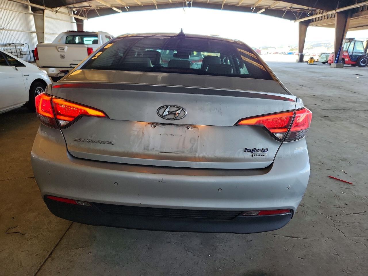 2016 Hyundai Sonata Hybrid Limited - Image 6