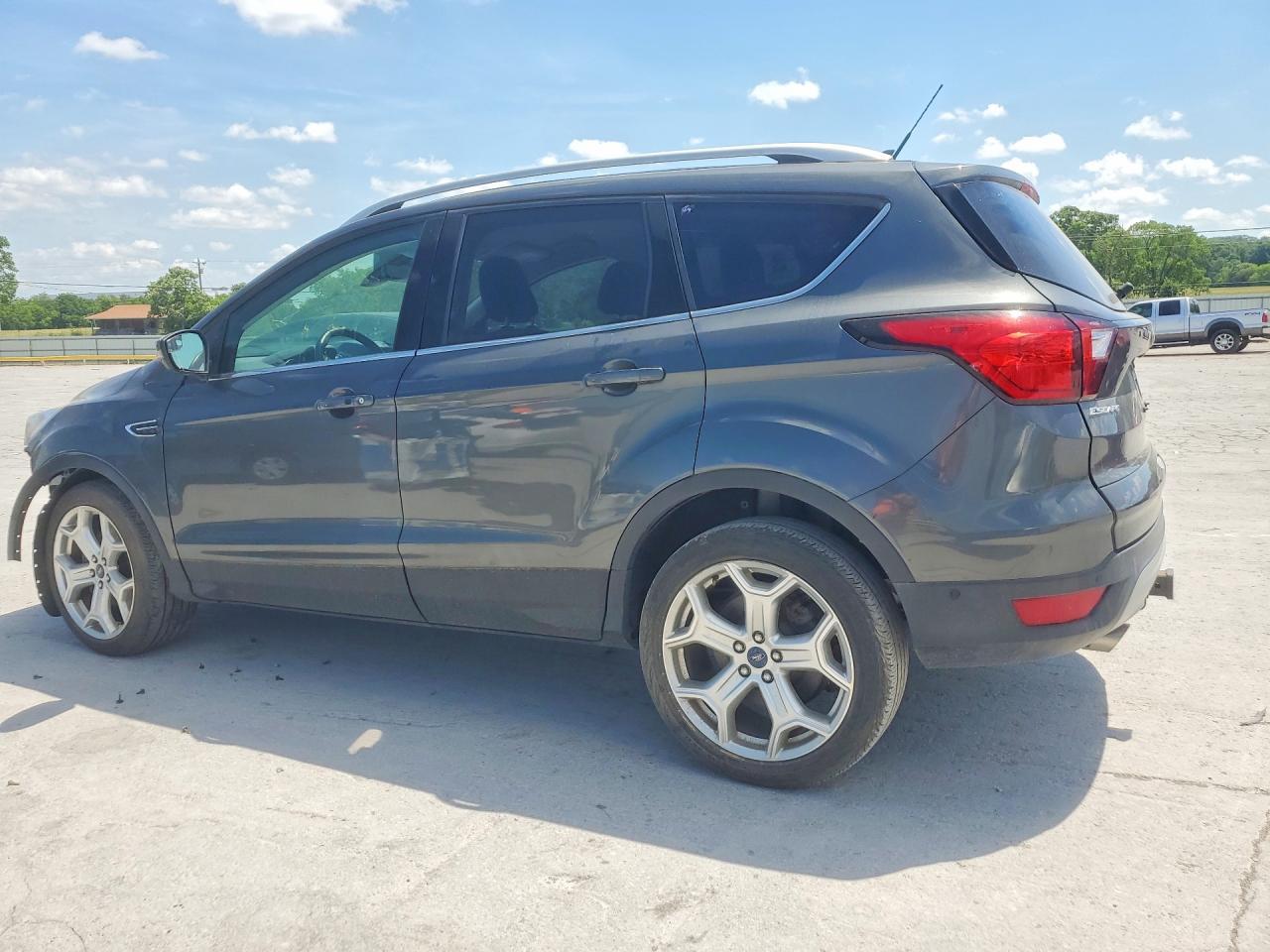 2019 Ford Escape Titanium - Фото 2