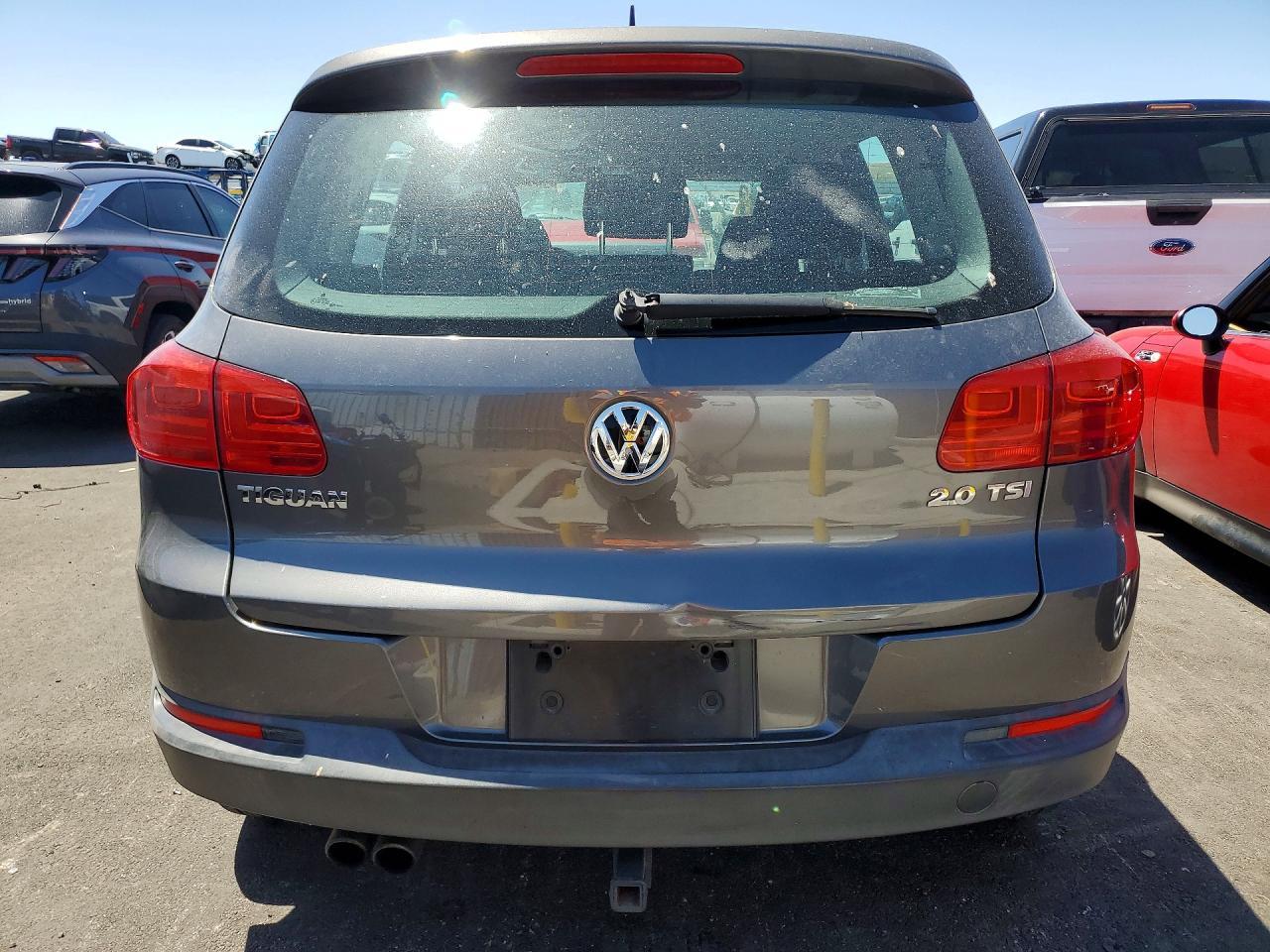 2012 Volkswagen Tiguan S - Image 6