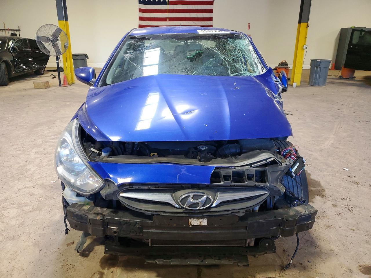 2013 Hyundai Accent Gls - Фото 5
