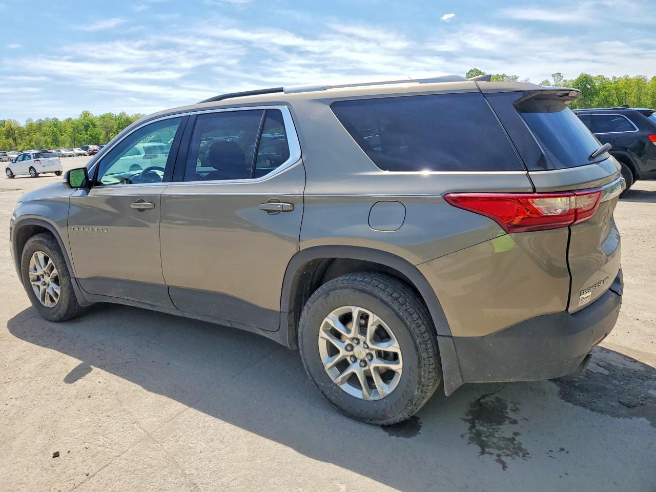 2018 Chevrolet Traverse Lt - Фото 2
