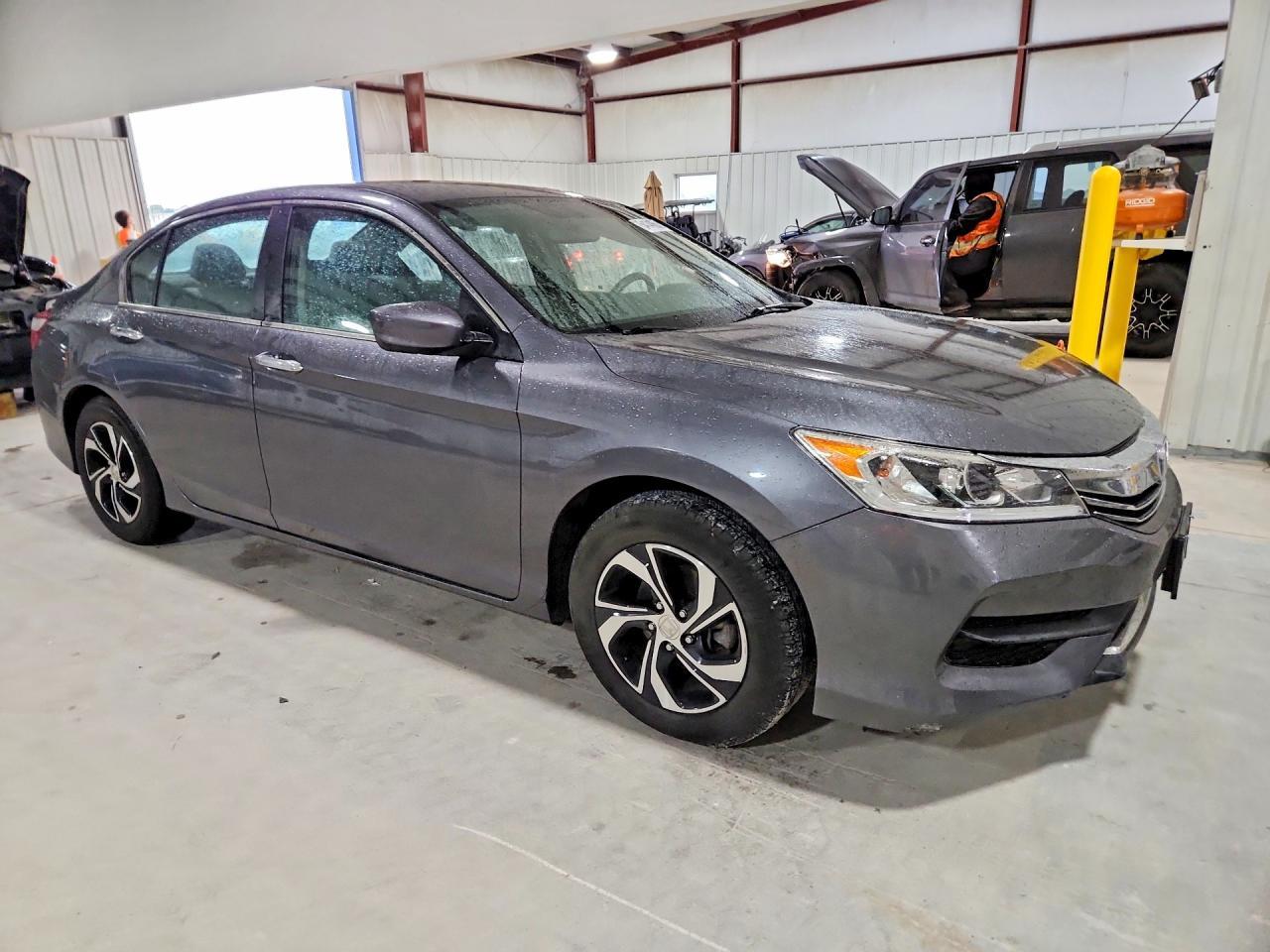 2017 Honda Accord Lx - Фото 4