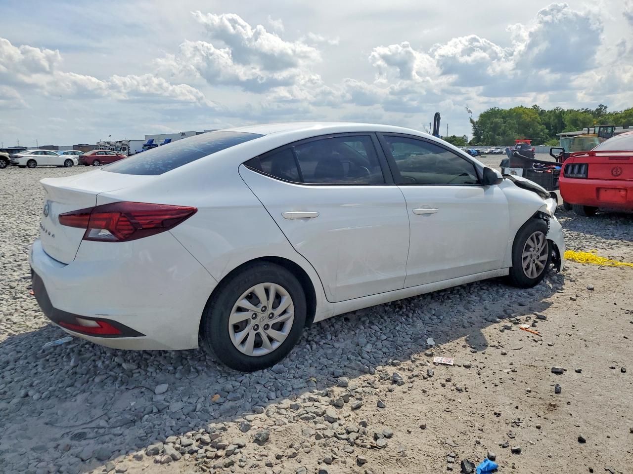 2019 Hyundai Elantra Se - Фото 3