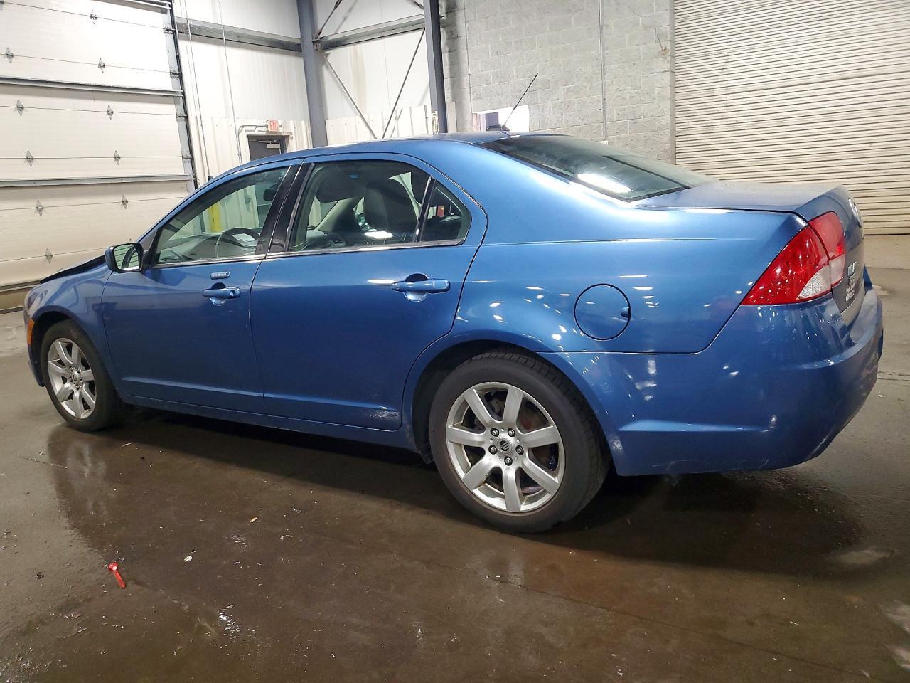 2010 Mercury Milan Premier - Image 2