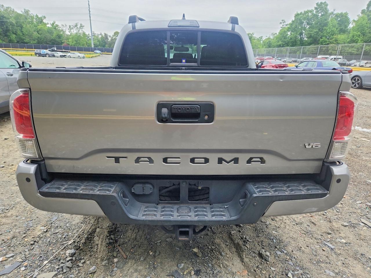 2016 Toyota Tacoma Limited - Image 6