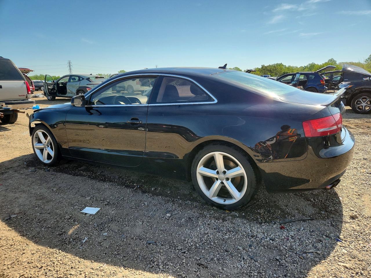 2010 Audi A5 Premium Plus - Фото 2