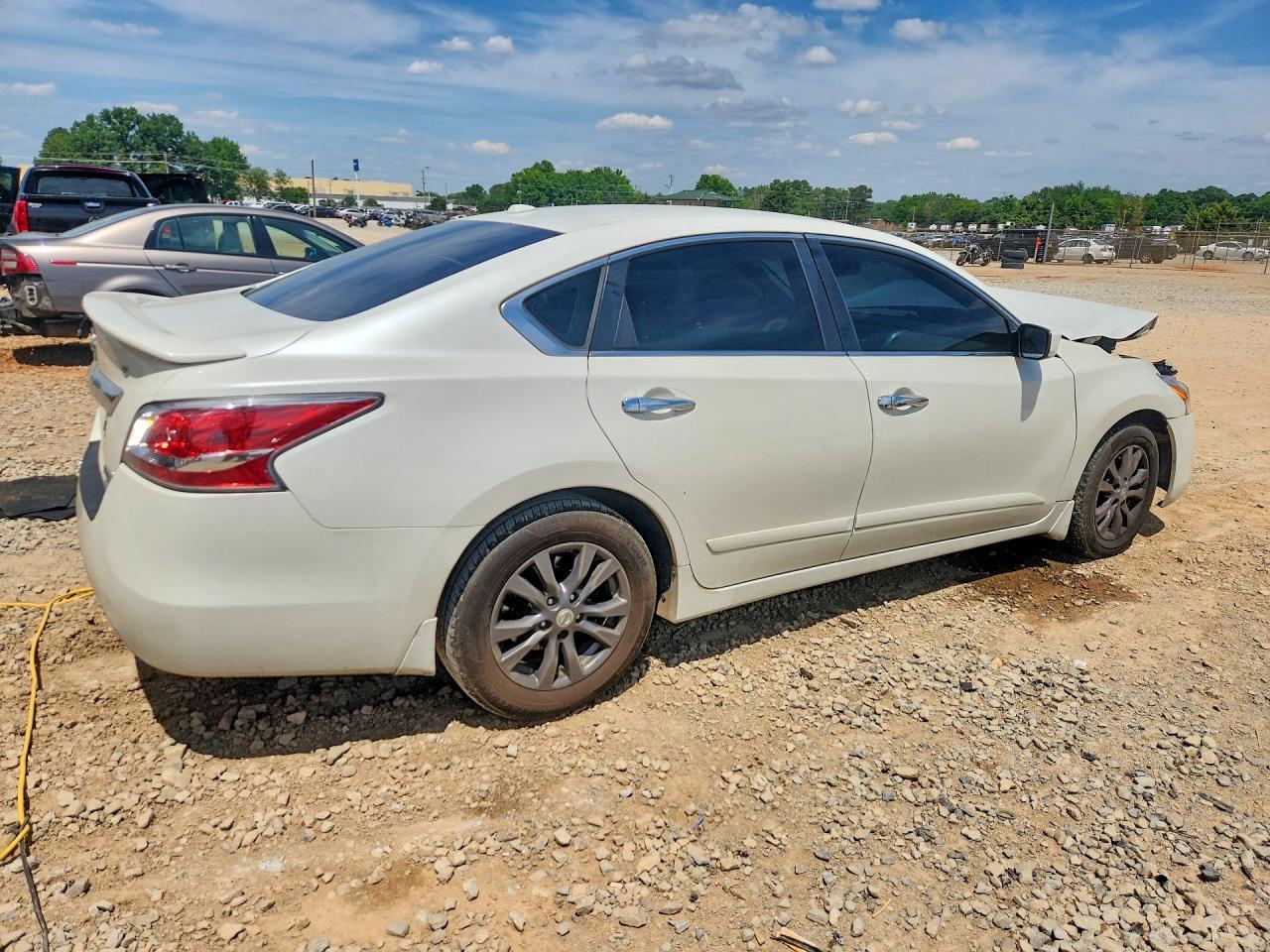 2015 Nissan Altima 2.5 S - Фото 3