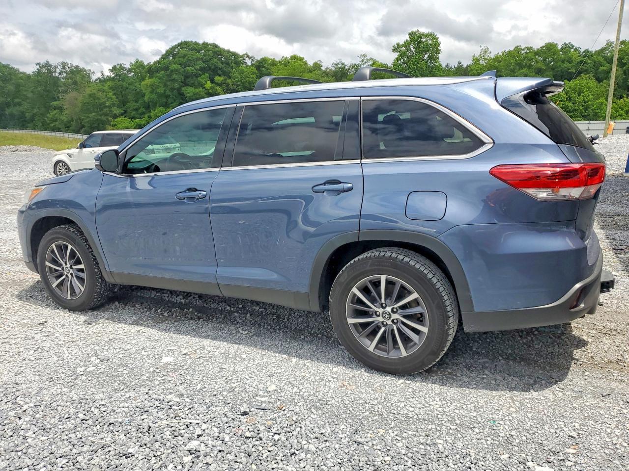 2019 Toyota Highlander Xle - Image 2