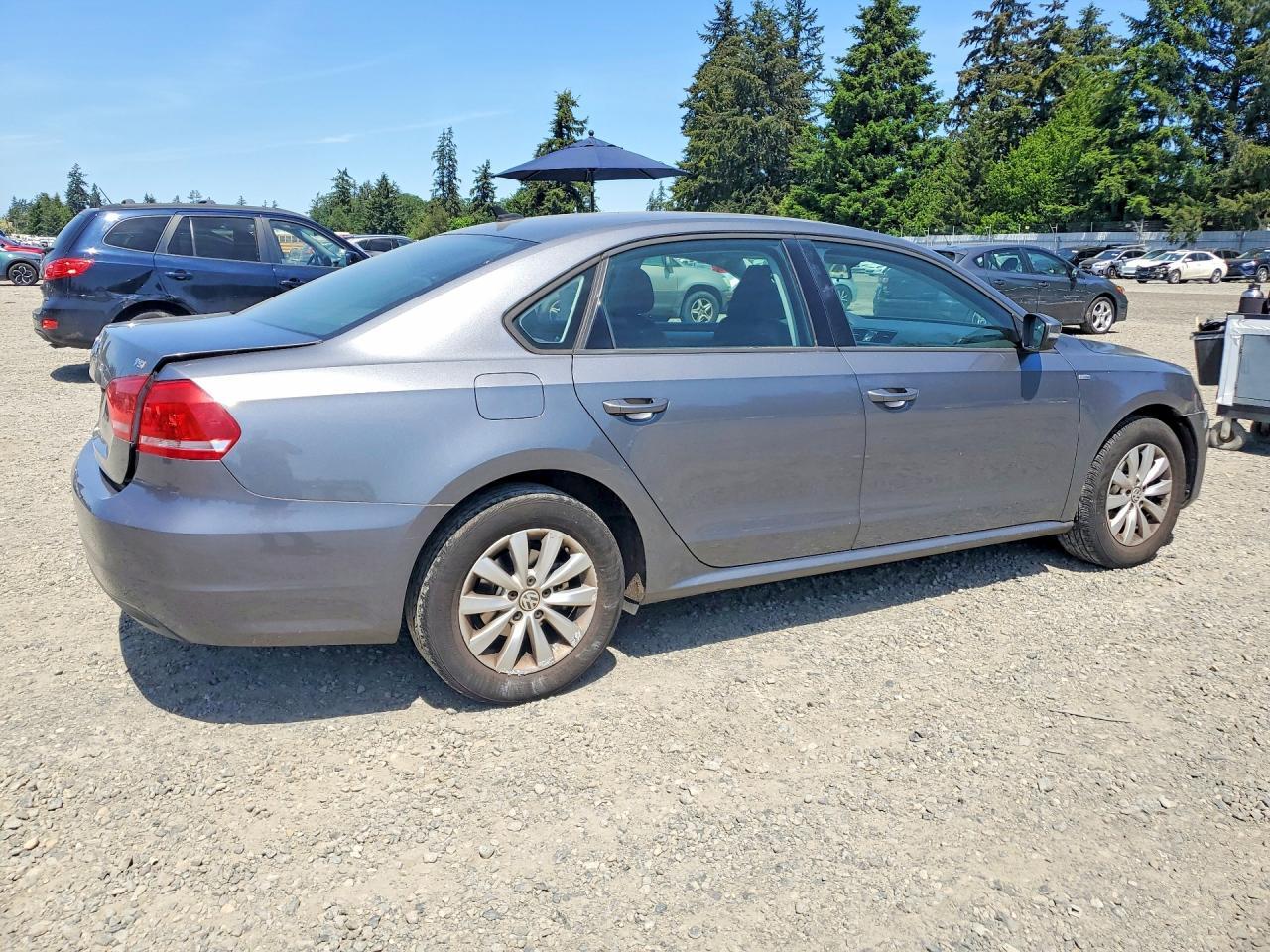 2014 Volkswagen Passat S - Фото 3