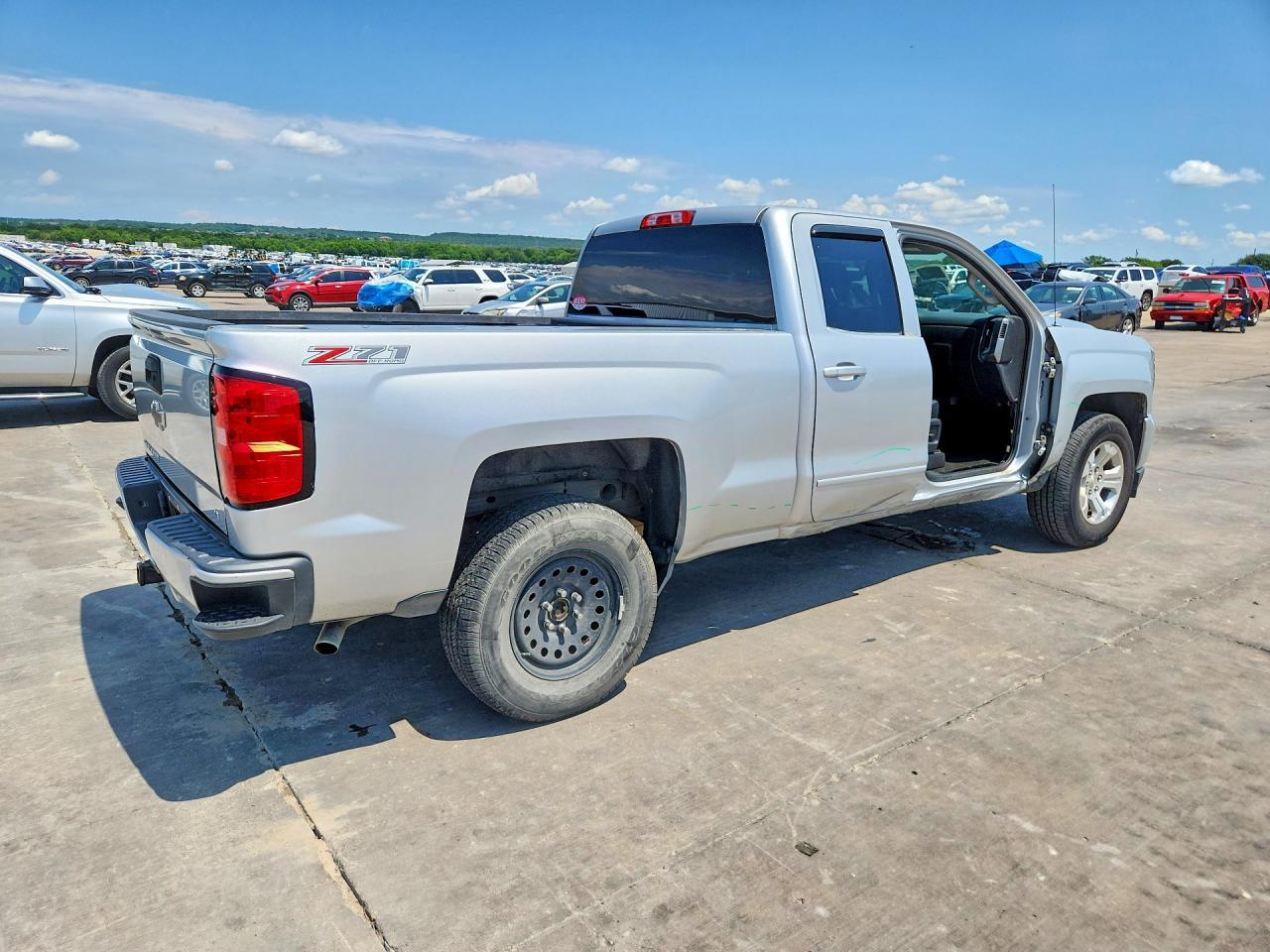 2017 Chevrolet Silverado K1500 Lt - Image 3