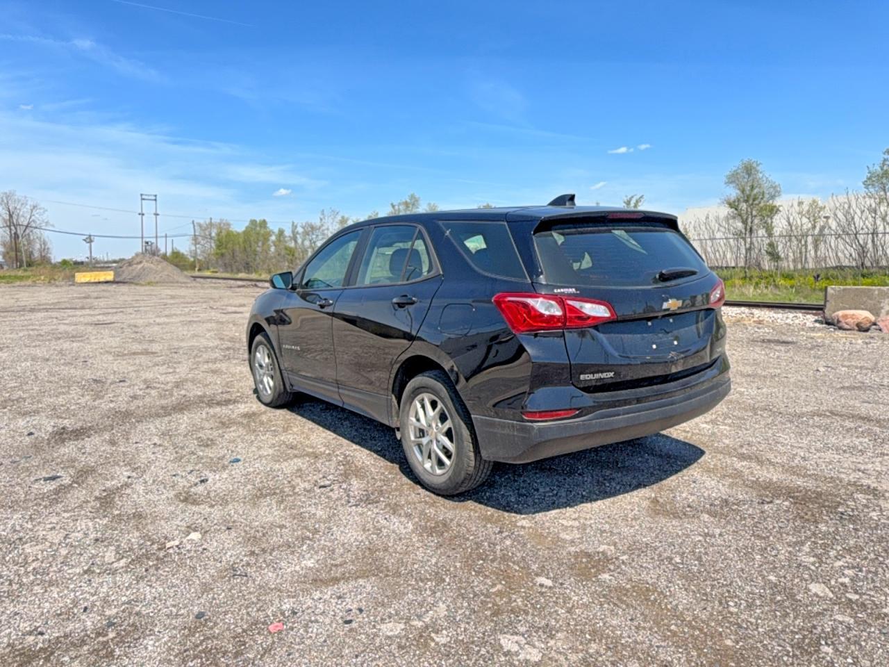 2020 Chevrolet Equinox Ls - Image 3