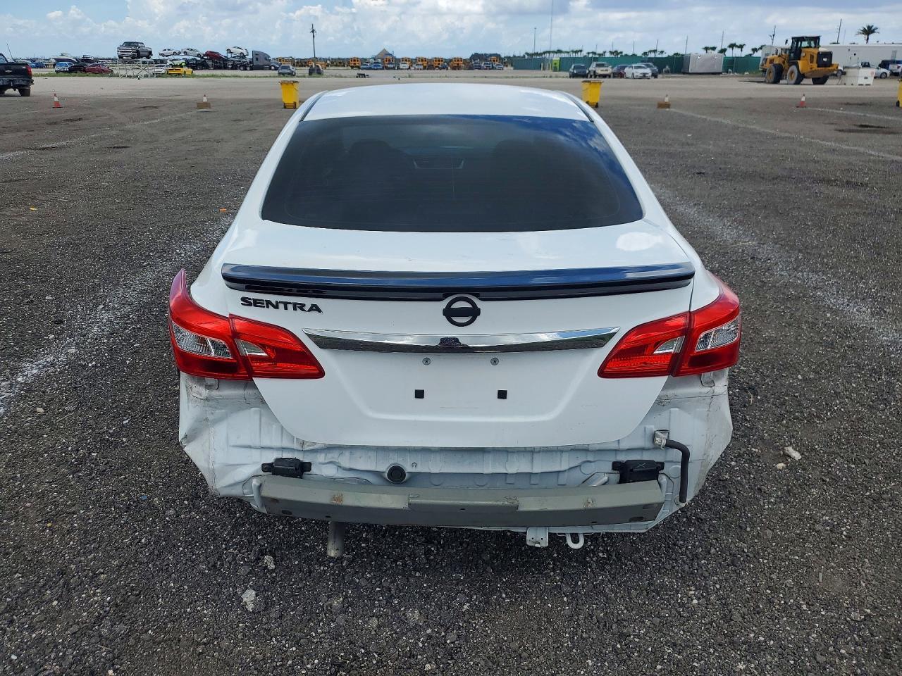 2018 Nissan Sentra S - Фото 6