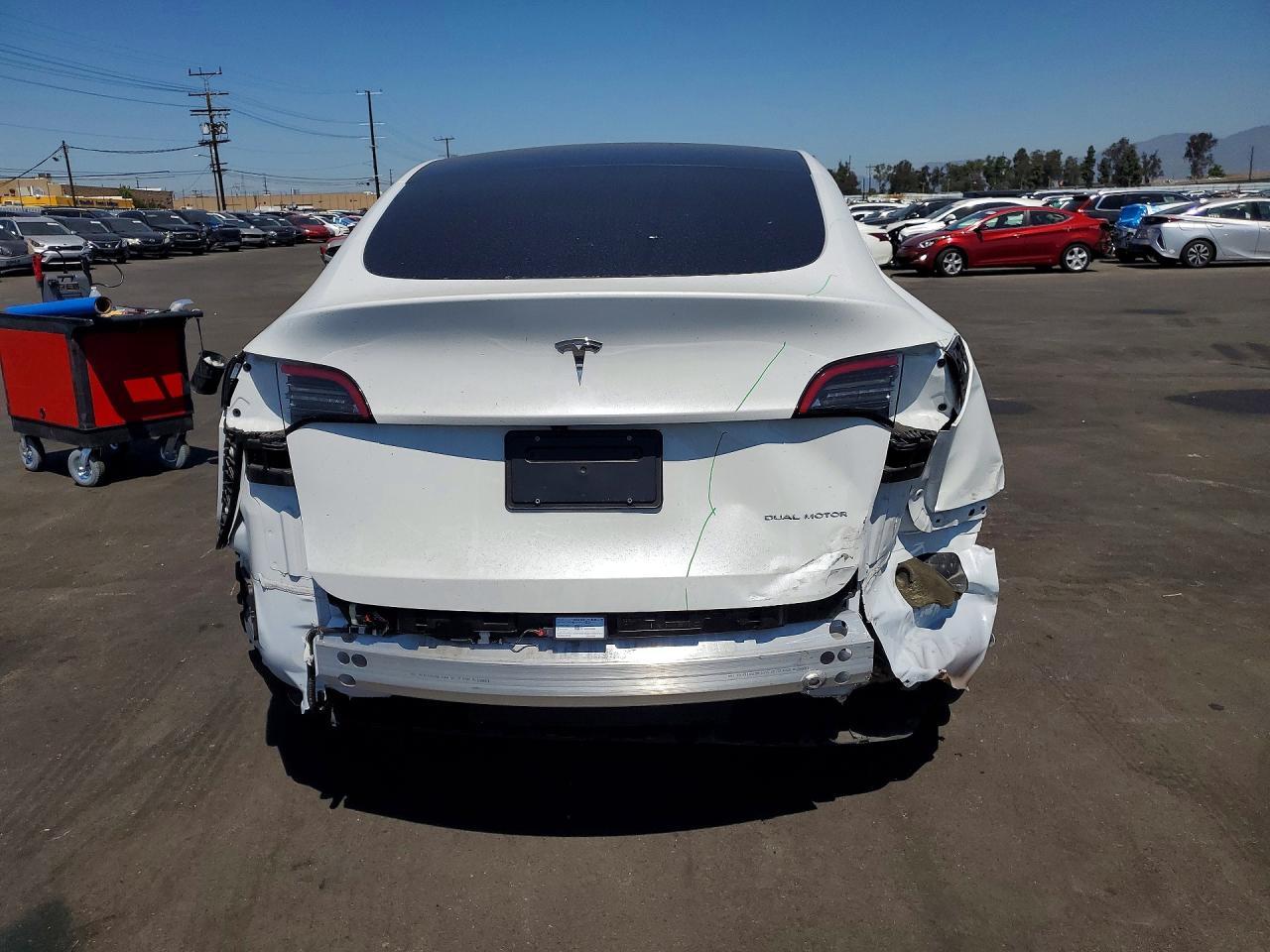 2023 Tesla Model Y - Фото 6