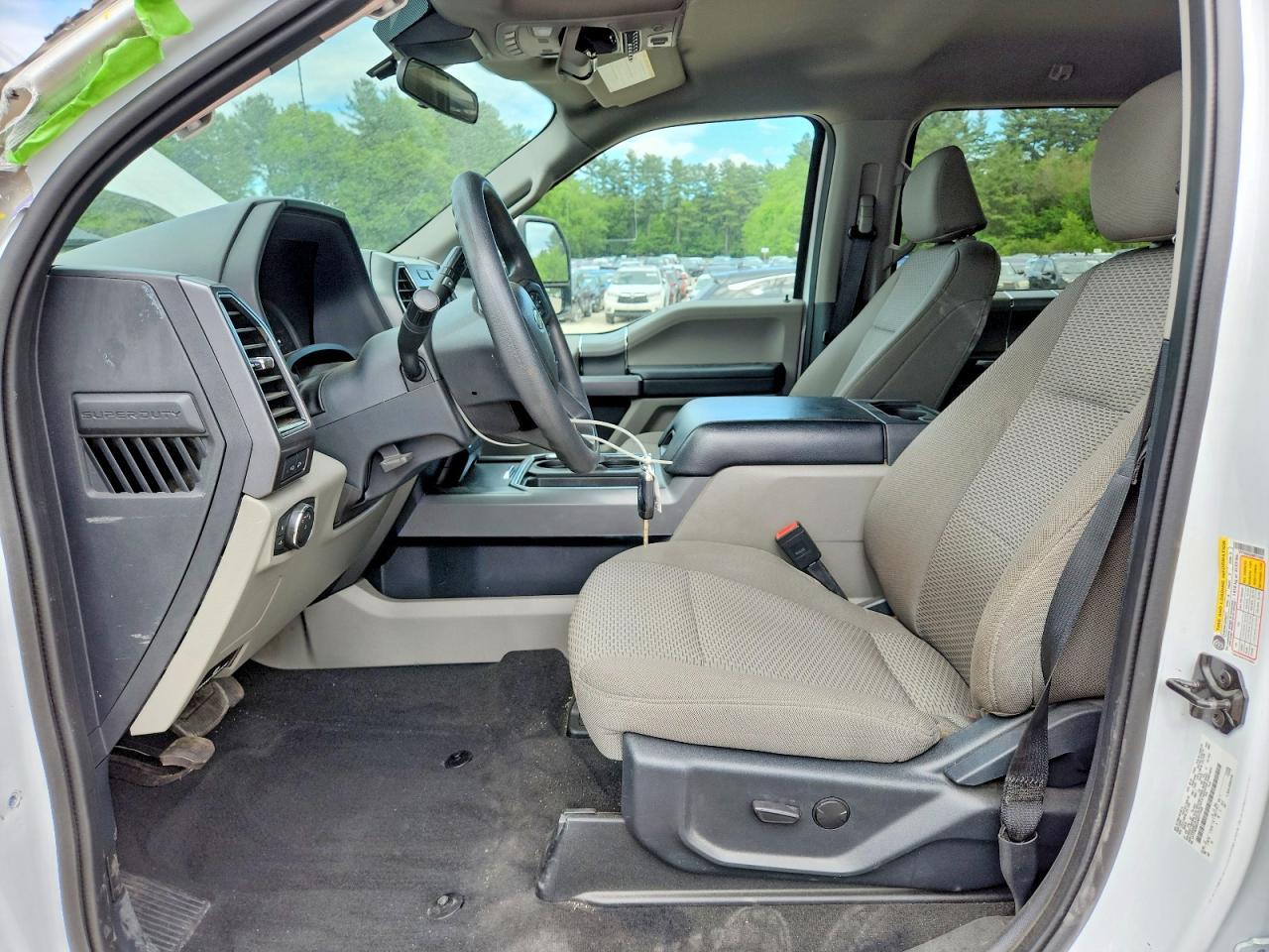 2022 Ford F250 Super Duty - Фото 7