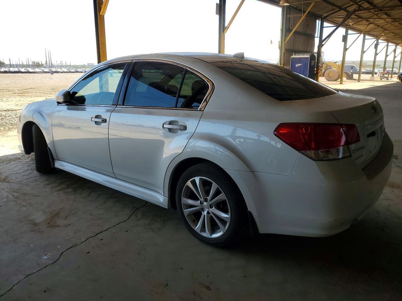 2013 Subaru Legacy 2.5I Limited - Фото 2