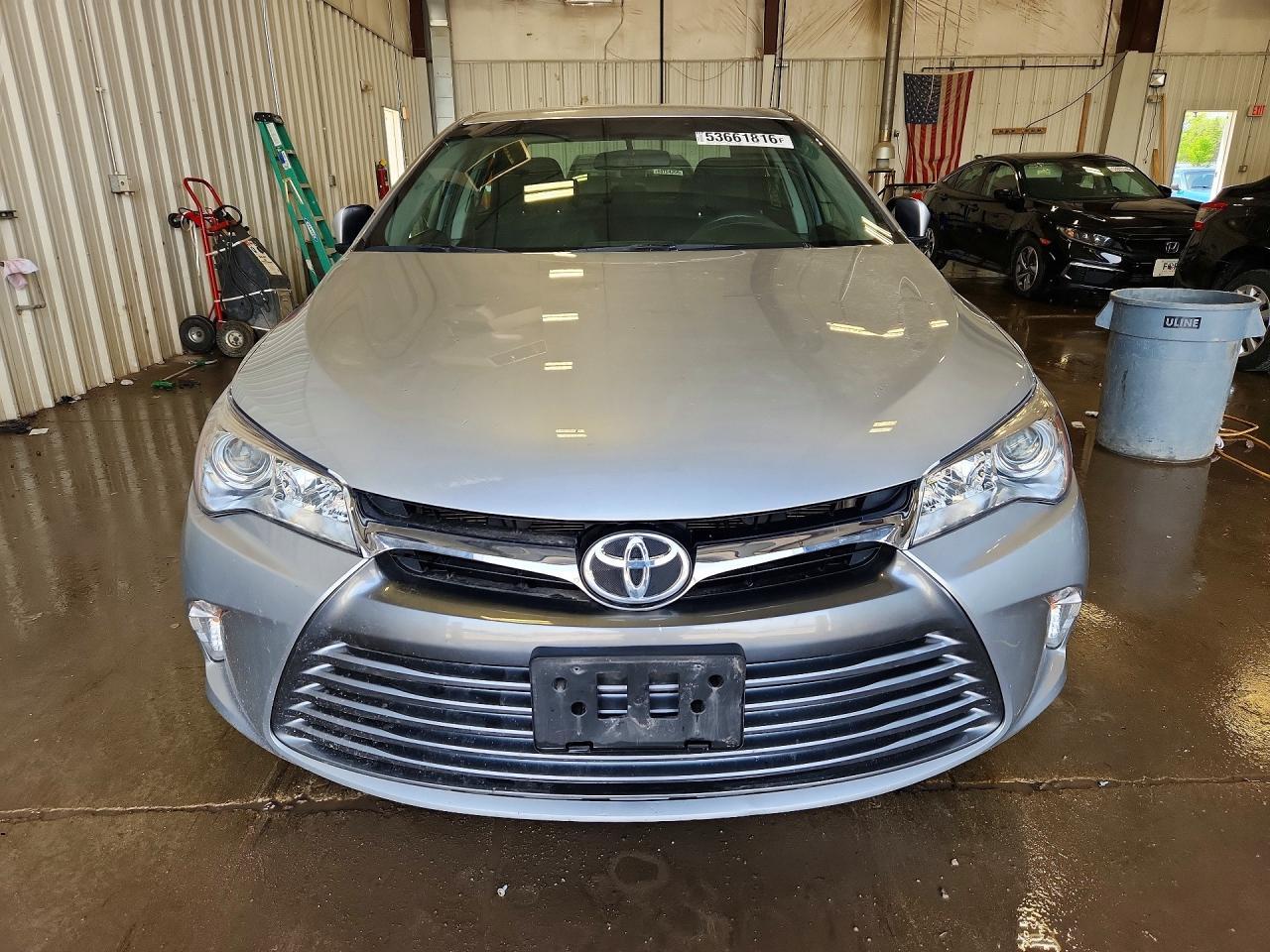 2017 Toyota Camry Le - Image 5