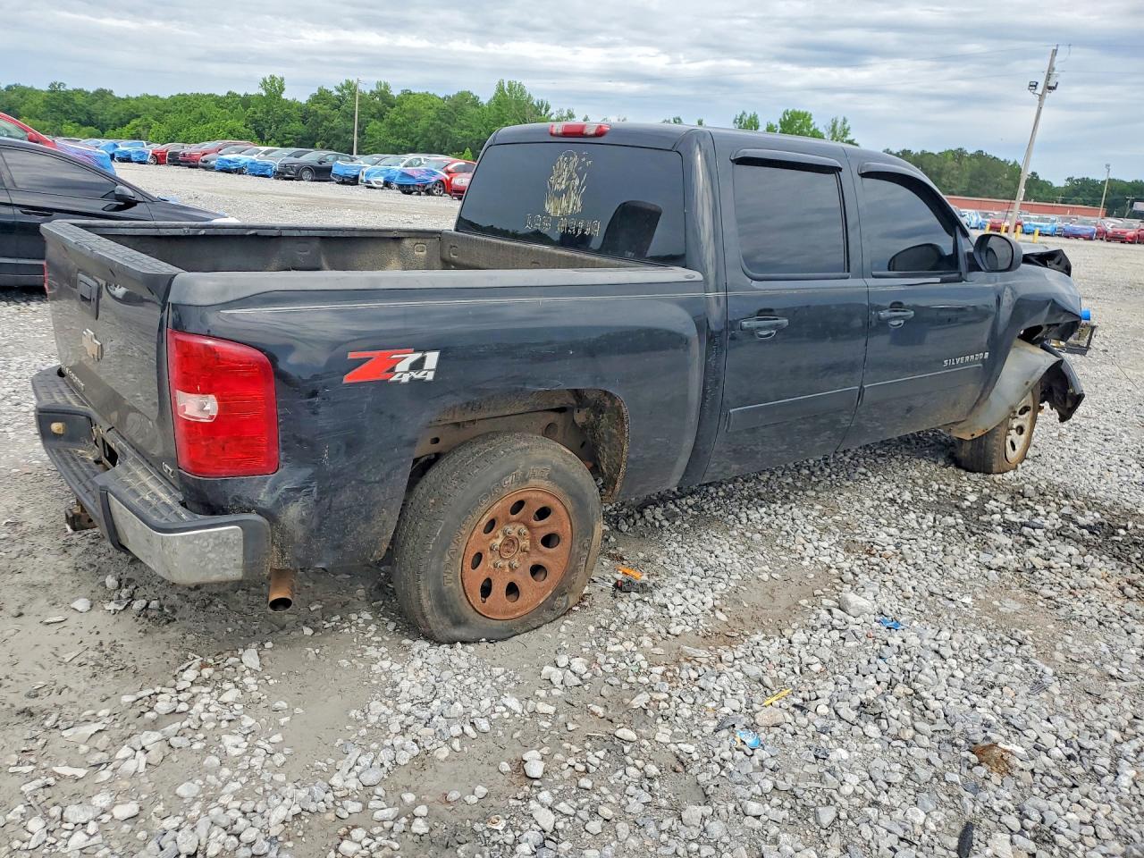 2007 Chevrolet Silverado K1500 Crew Cab - Image 3