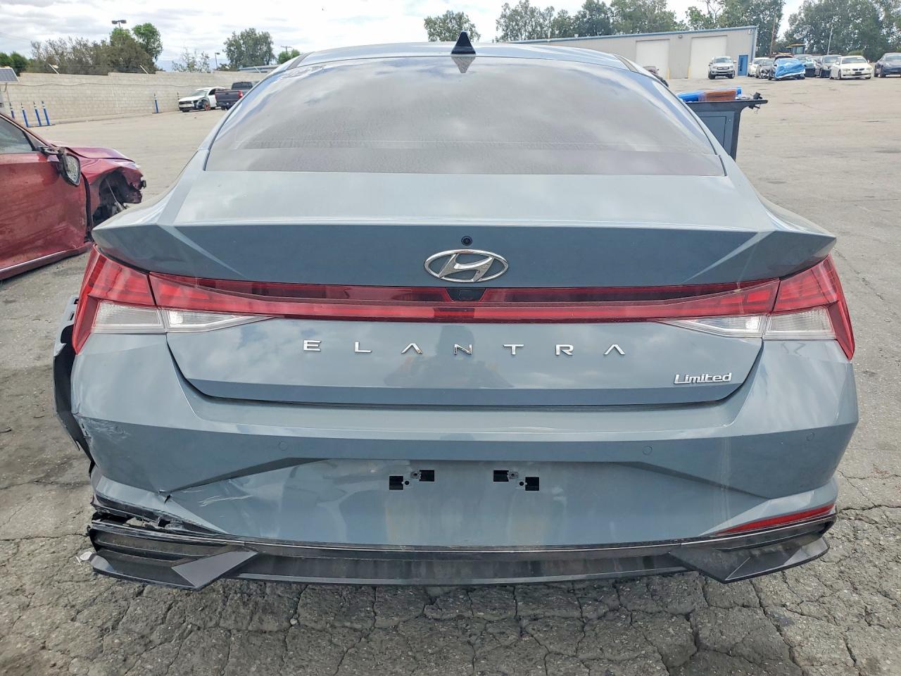 2023 Hyundai Elantra Limited - Image 6